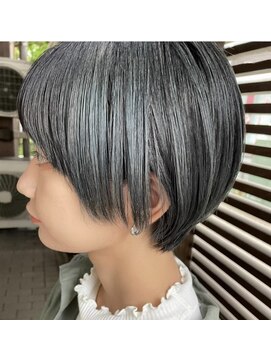 エン(en) オリーブグレーアッシュオリーブハイトーンショート