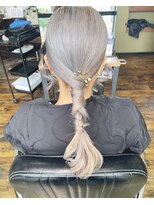 ガルボ ヘアー(garbo hair) ハイトーンヘアアレンジグレージュ10代20代