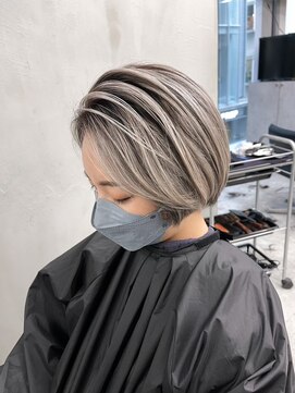 ギークス(GEEKS) 【GEEKS渋谷】デザインカラー/ホワイトベージュ/ハイトーン/小顔