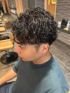 アイコニック 日進梅森台店(ICONIQ) ツイストスパイラル/大人のメンズパーマ