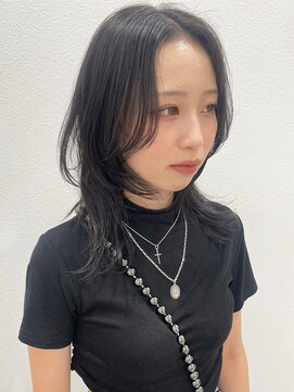 キャパ セントラル 天神 大名店(CAPA central) ミディアムウルフ　顔周りレイヤー