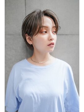 ギークス(GEEKS) 【GEEKS渋谷】アッシュベージュ/襟足短め/クールショート/中世的