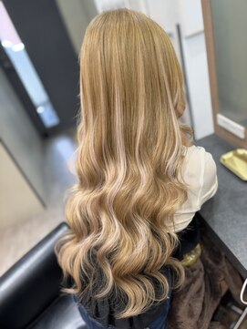 ラピス 横浜(Lapis) ベージュカラーホワイトハイライトブリーチカラーシールエクステ