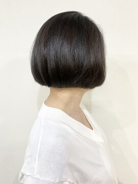 モリオ フロム ロンドン 成増店 【morio成増/一戸】切りっぱなし丸みミニボブ前髪なし