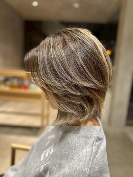 ニカイ(2F) 似合わせカット/ハイライトカラー/デザインカラー