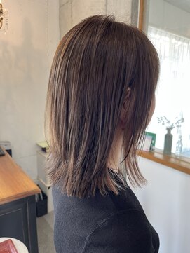 アルベリーヘアーアンドスパ 掛川中央店(ALBELY hair&spa) ミディアムレイヤースタイル