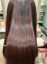 カラーを楽しみながらキレイな髪へ。ダメージを考えた同時ケア