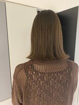 ラベスト キョウト(LOVEST)&nbsp;2回カラーで透明感ベージュのミディアムヘア