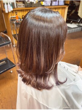 ボーズ(boozu) コーラルベージュ　外ハネミディ　くびれスタイル