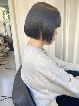 ジジ(jiji) イメチェン　フルバング　似合わせカット　シンプルボブ