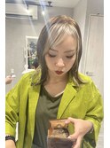 ミディアムレイヤー前髪グレージュフェイスフレーミング