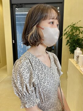 スニュウ(snuw) 切りっぱなしボブ小顔カットグレージュミルクティ