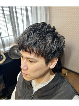 カスミ 霞(KASUMI) なにか渋めなルーズパーマ。　20代/30代/社会人/こなれ感