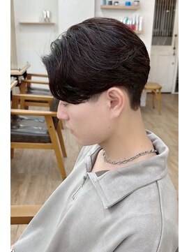 ネオリーブ クーロ メゾン 横浜(Neolive curro Maison) 韓国マッシュ　センターパート　フェザーパーマ　メンズ