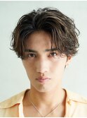 渋谷フェザーパーマフェザーショート大人刈り上げセンターパート