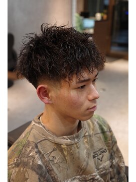 ザ クラン バイ ヘッドライト 仙台長町店(THE CLAN by HEADLIGHT) スキンフェード×ツイストスパイラルパーマ