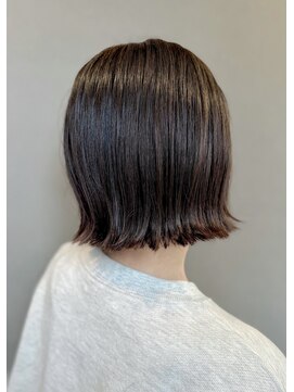 エオン(eon) オリーブブラウンの切りっぱなしボブ