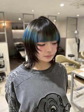 アース 高円寺店(HAIR & MAKE EARTH) エンジェルリングカラー×ミディアムウルフ〔@x__xrn03 〕