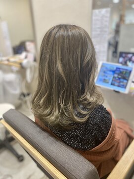 ティーズピーク(ty s peak) ロングローレイヤースタイル