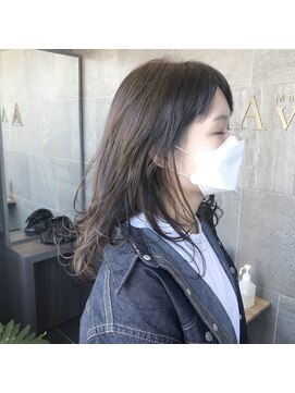 メゾン アヴァロ(Maison Avallo) お客様スナップ レイヤーミディアム/ダークグレージュ