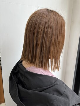 ウタ(uta) 酸性ストレート×プツっとボブ