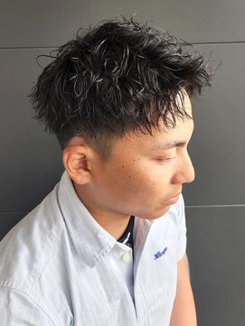 ニアウ 伊勢崎連取店(Niau) 刈り上げメンズショートアップバングツイストスパイラルパーマ