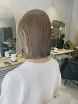 ヘイリー(HAILEY)&nbsp;切りっぱなしボブ×柔らかベージュ