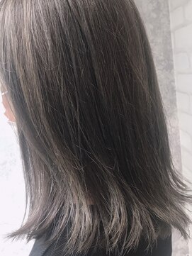 ジーナ 新宿(Zina) 【Zina　新宿】イメチェン毛先パーマ耳かけ×フォギーベージュ