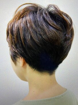 美容室 マム(MOM) 襟足スッキリショートヘア