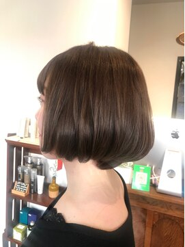 ヨナサン(Yona Saint) 秋のふんわりボブ。