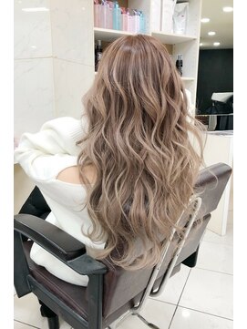 リア 大阪梅田(Ria) ～バレイヤージュ外国人風カラー～【Ria 大阪 梅田】