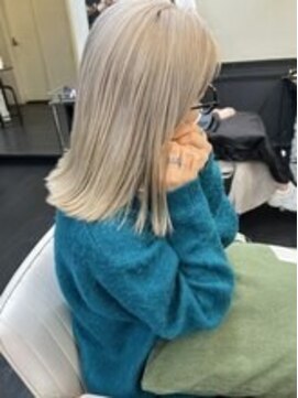 ヒート バイ アンカットラウンジ 渋谷(HEAT by UNCUT&LOUNGE) 切りっぱなし/ホワイトベージュ/ケアブリーチ/ミルクティー