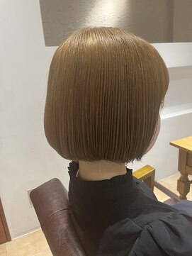 アマレット(Amaretto) 【ミルクティーグレージュ×丸みボブ】