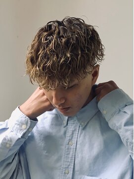 グルーマーズトウキョウ(GROOMER/S TOKYO) 神保町スペインカールブルーブラックメンズスパイキーショート