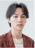 アッシュブラック毛流れセンターパートニュアンスパーマショート