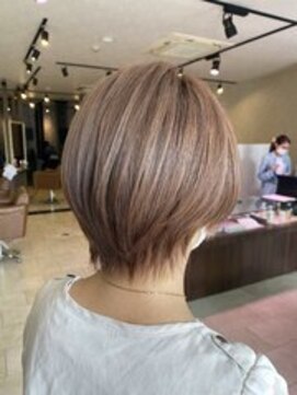 クティエ(Cuthie) ショートカラー