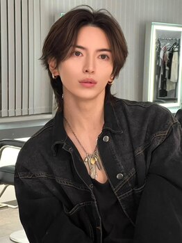 メンズサロン スライバイリアオオサカ(Sly By Ria OSAKA)の写真/人気のパーマで韓国スタイルを実現！最先端トレンドを取り入れ、一人ひとりに似合うスタイルをご提供☆