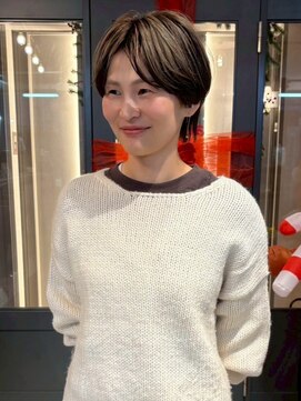 ハイライト ショートカット 大人ボブ 顔周りカット 白髪ぼかし