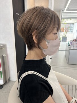 【大人ショート】白髪ぼかしハイライト