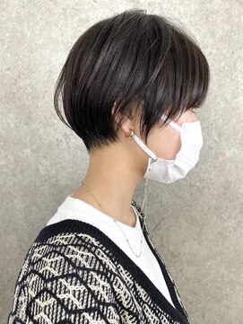 エリマ 調布(elima) ショートヘア顔周りレイヤーブリーチダブルカラーショートボブ