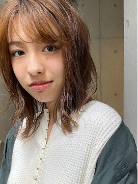 レオニード 表参道(LEONID) ミディアムレイヤースタイル