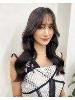 ピープスアンドスー 表参道 渋谷(Peeps&Suu.) 20代30代40代 大人可愛い韓国風くびれロングレイヤー