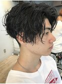 ツイストスパイラルパーマセンターパートフェードツイストパーマ