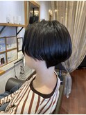 コンパクトショートヘア×ダークカラー