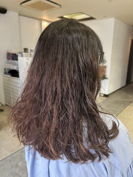 エミタス ヘア リゾート(EMITAS Hair Resort) ウェーブ巻き/アースカラー