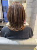 ナチュラルベージュ×ハイライト