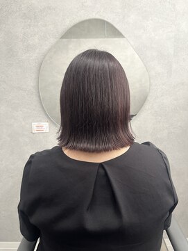 リジー 京橋(LYZY) 外はねボブ×赤カラー