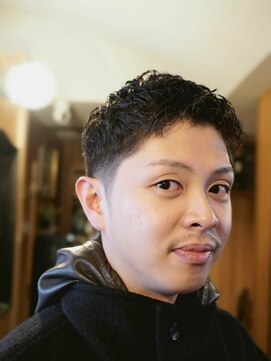 アイロンパーマ 理容室 バーバー リクルート ビジネスマン 短髪