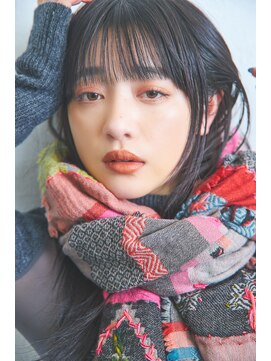 レイエレガンス(Rei Elegance) 暗色カラー×動きのある顔まわり