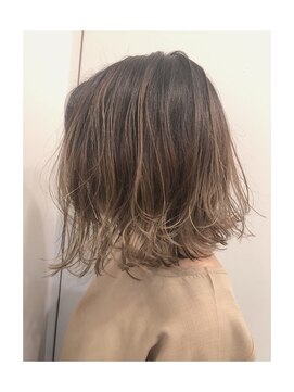 ビーダッシュアヴェダ(B dash AVEDA) グレージュミディアム